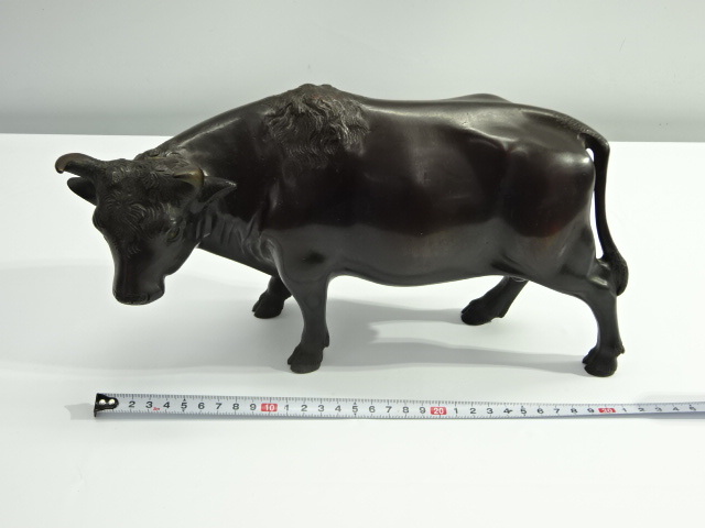 K3240941 ○ 在銘 秀山 牛 銅製 置物 全長約32cm 3 06kg 売買 K3240941 ○ 在銘 秀山 牛 銅製 置物 全長約32cm 3 06kg 売買