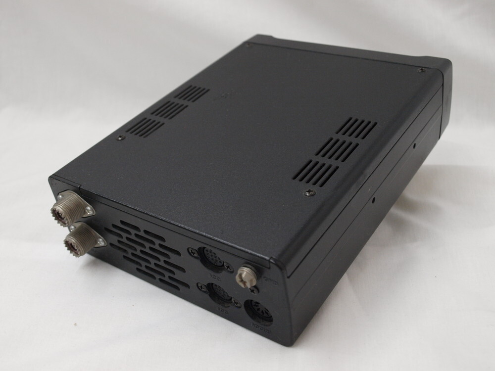 アイコム AT-180 HF/50MHz オートアンテナチューナー アイコム AT-180 HF/50MHz オートアンテナチューナー
