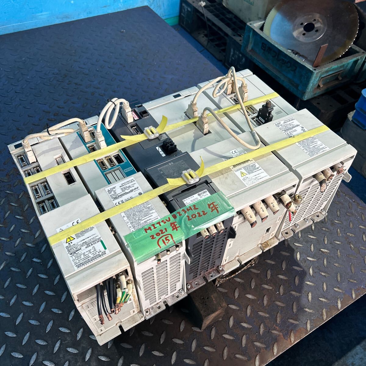T8592 MITSUBISHI 三菱 電子部品 MDS-B-V2-3535 MDS-C1-V1-45-N MDS-CV-110-N MDS-B-CV-300 MDS-C1-SP-300-N【ジャンク品】