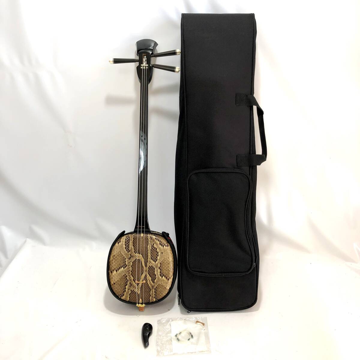 三線　　ケース付き　蛇革 三線ケース付き蛇革