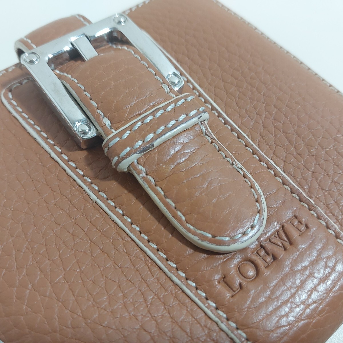 ロエベ ベルトフラップ Wホック財布 レザー ブラウン シルバー ロエベ ベルトフラップ Wホック財布 レザー ブラウン シルバー