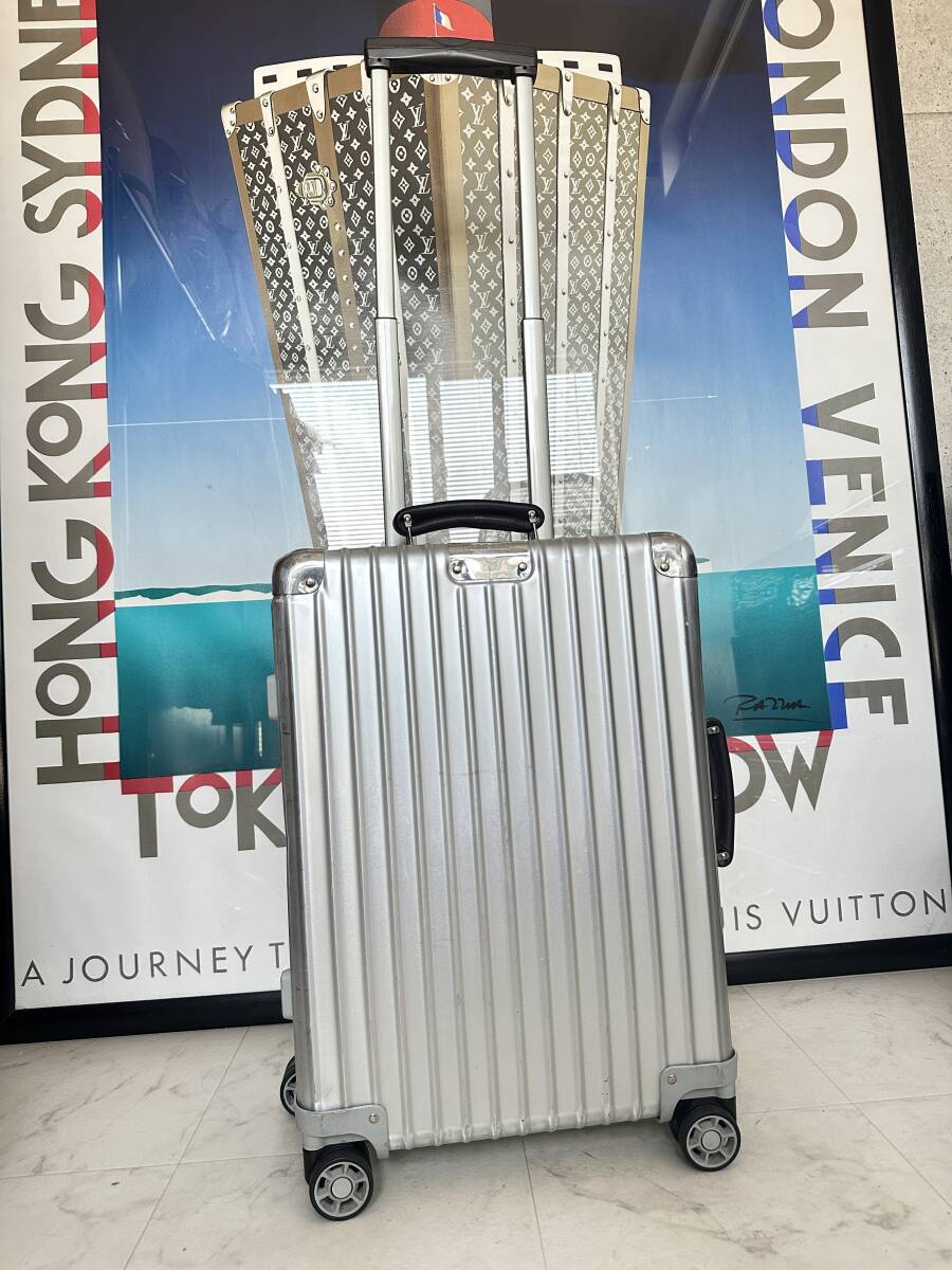 【即決/即納】!美品! RIMOWA リモワ CLASSIC FLIGHT クラシックフライト スーツケース マルチホイール TSA 4輪 仕切り付き 971.52 33L リモワ