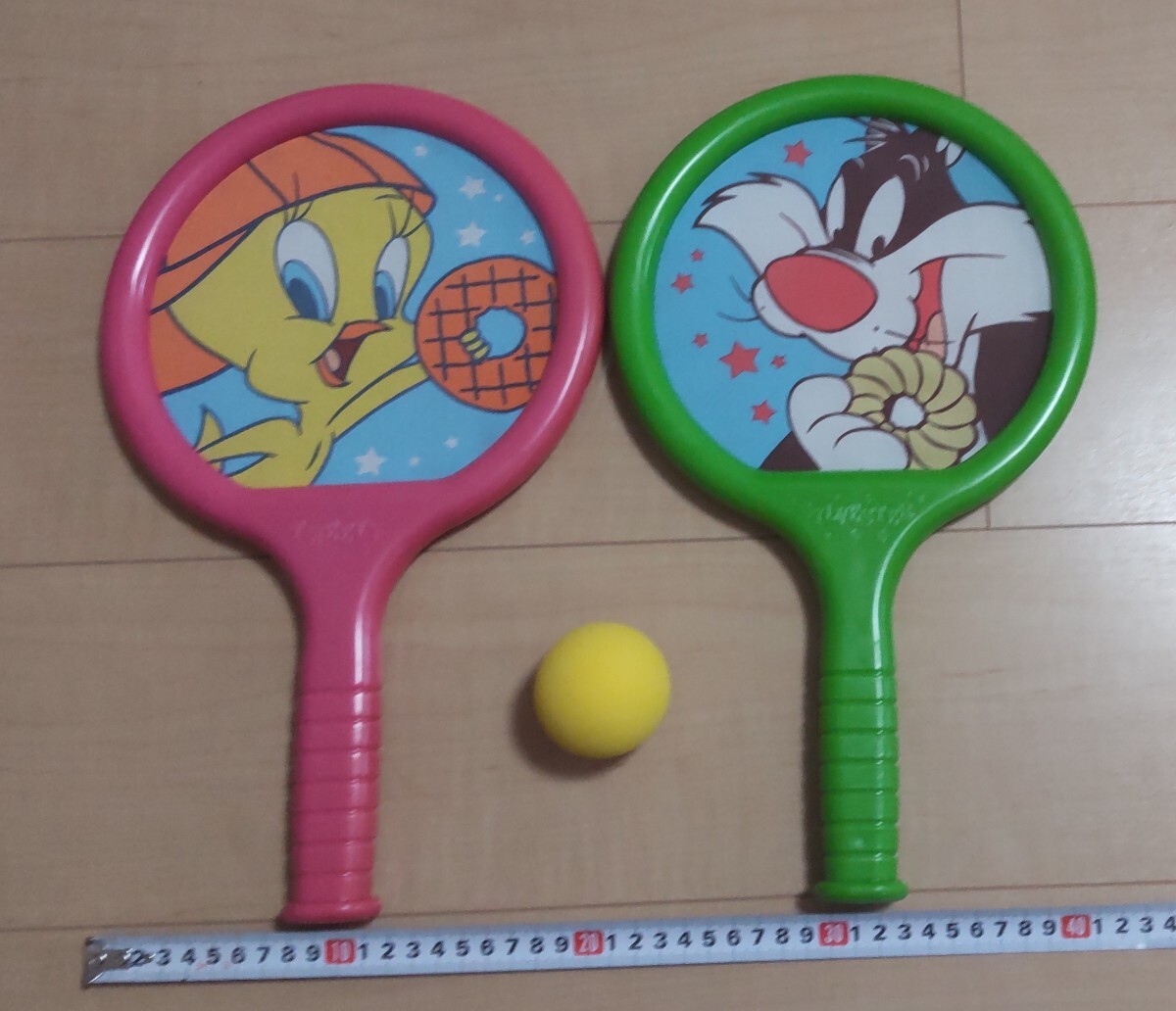 * Mister Donut *Sylvester and Tweety* Mini tennis * sill Bester &tui- tea * not for sale * unused * mistake do*