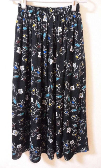 値下! 即決有　組曲　KMKK　オンワード樫山　超素敵～?　濃紺　花柄　ロングスカート　２　ウエストゴム　日本制　〒600