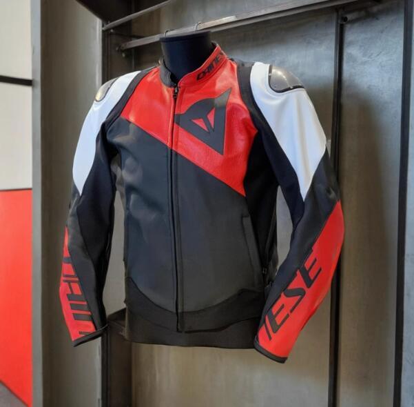 新品 DAINESE ダイネーゼ SPORTIVA LEATHER ジャケット
