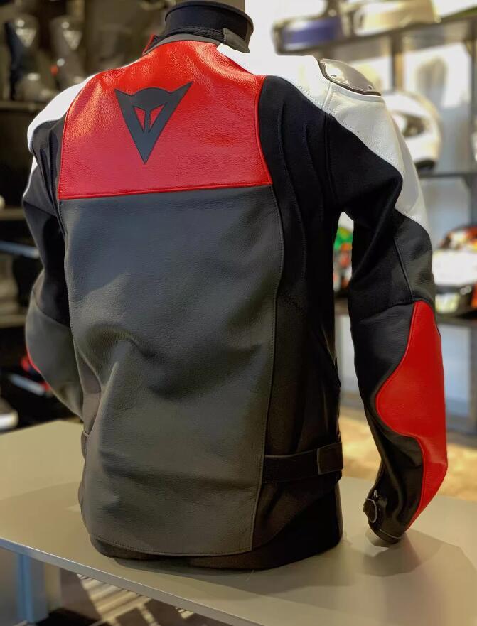 新品 DAINESE ダイネーゼ SPORTIVA LEATHER ジャケット