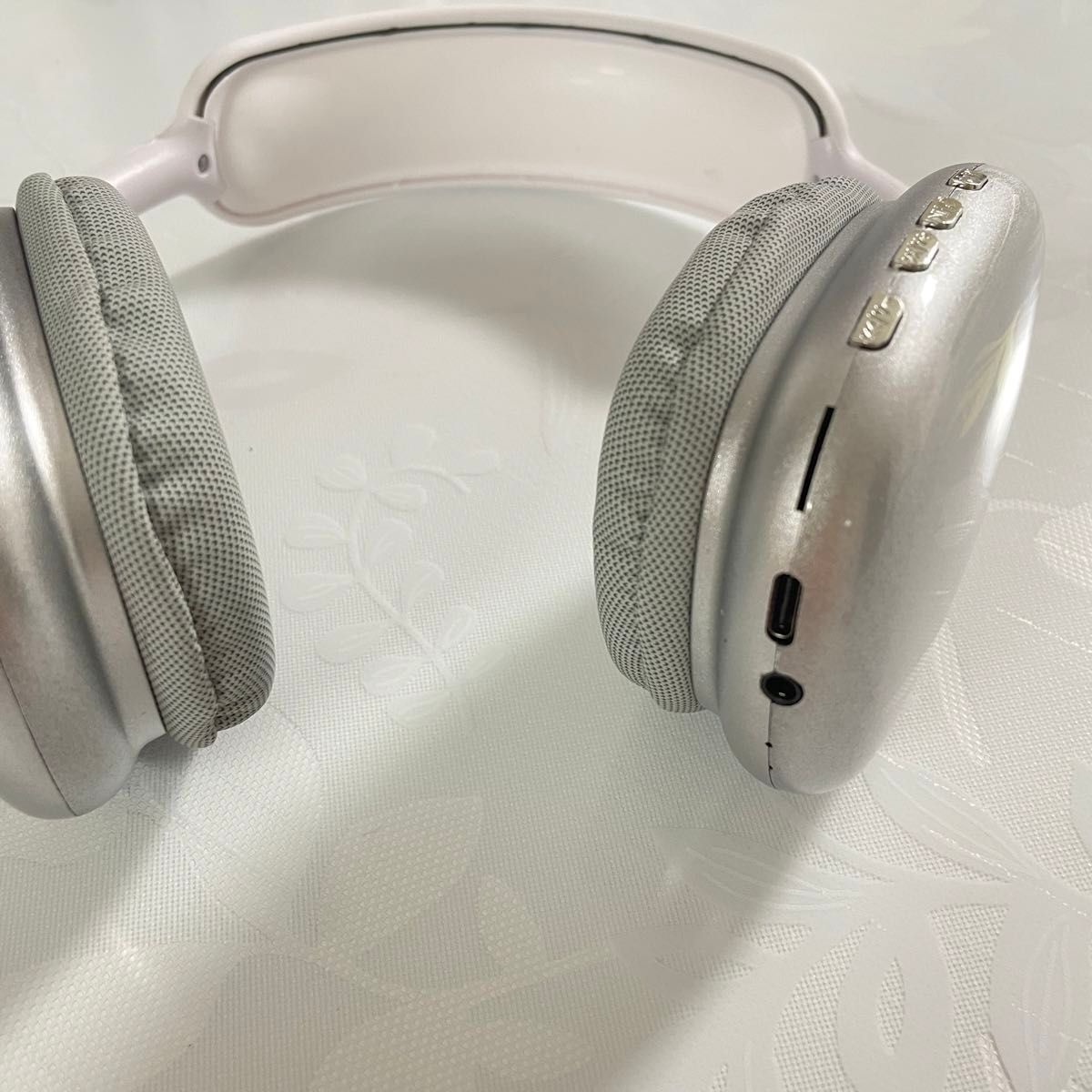 ヘッドホン Bluetooth ホワイト 音楽 P9 大人気 新品 ヘッドホン Bluetooth ホワイト 音楽 P9 大人気 新品