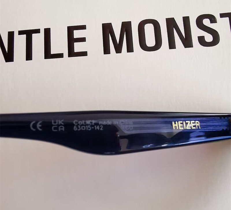  new goods unused * popular model *GENTLE MONSTER*jentoru Monstar HEIZER. slope wide .BTS favorite * sunglasses * blue 