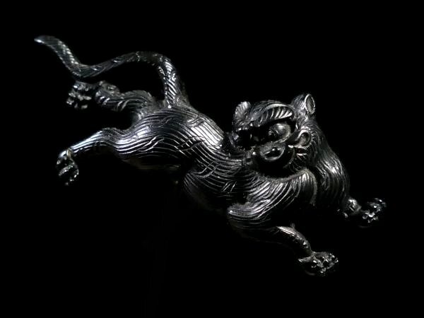 [ меч принадлежности #3652 * специальный лот *] ( глаз .) это .[ после глициния дом ]. . произведение! специальный сохранение меч принадлежности .. map высший класс Class. лаковый чёрный. первоклассный красный медь земля.!