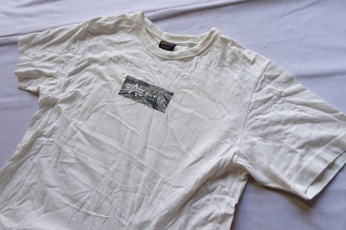 ALPHA INDUSTRIES,Inc/アルファ/半袖Tシャツ/フロントプリント/カモフラ柄プリント/ミリタリー/オフホワイト/白/Lサイズ(9/20R)