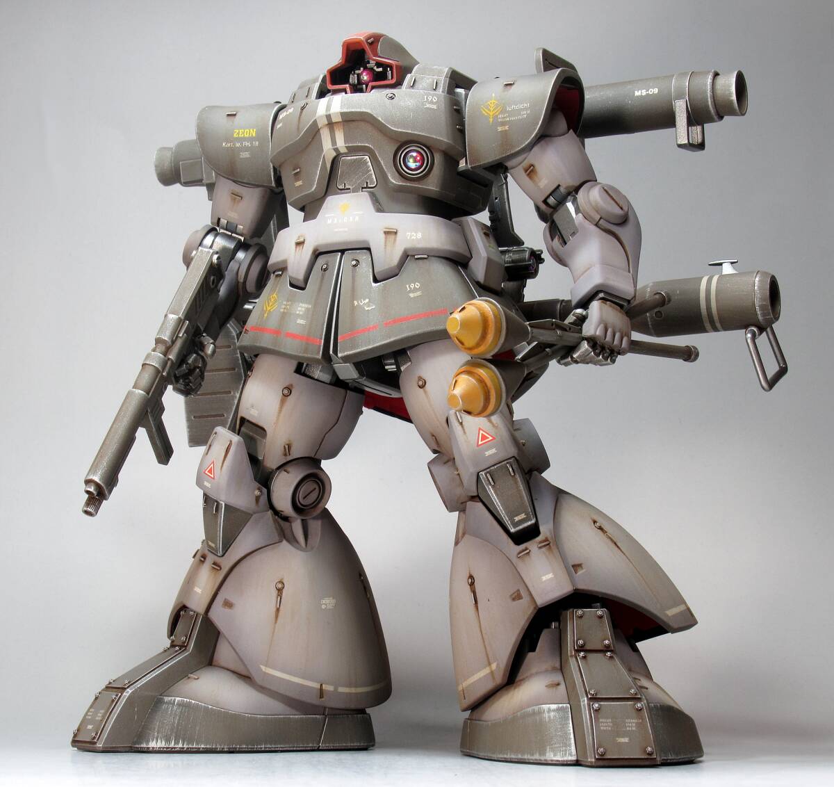 Yahoo!オークション - 【MG 1/100 MS-09 ドム 戦場風 改修塗装 Yahoo!オークション - 【MG 1/100 MS-09 ドム 戦場風 改修塗装