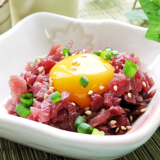 おうちで簡(jiǎn)単 牛生ハムユッケ56g×10袋 (お手軽牛ユッケ)美味しい牛生はむ ユッケ丼、ユッケビビンバ、ユッケサラダ等に(牛もも肉スライス)