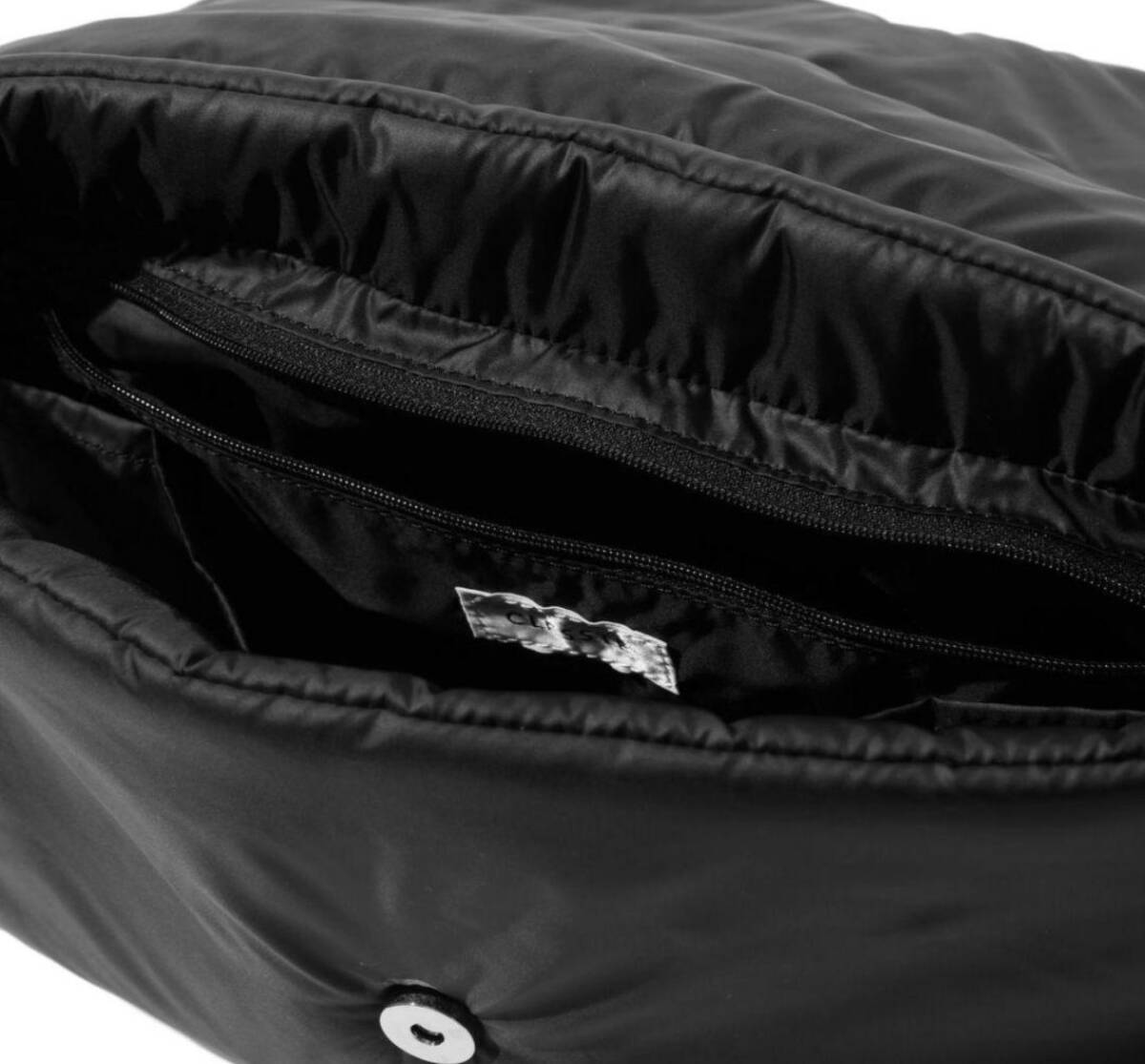 即発送 入手困難 正規 CLESSTE PADDED FLAP HOLIDAY BAG 即発送 入手困難 正規 CLESSTE PADDED FLAP HOLIDAY BAG