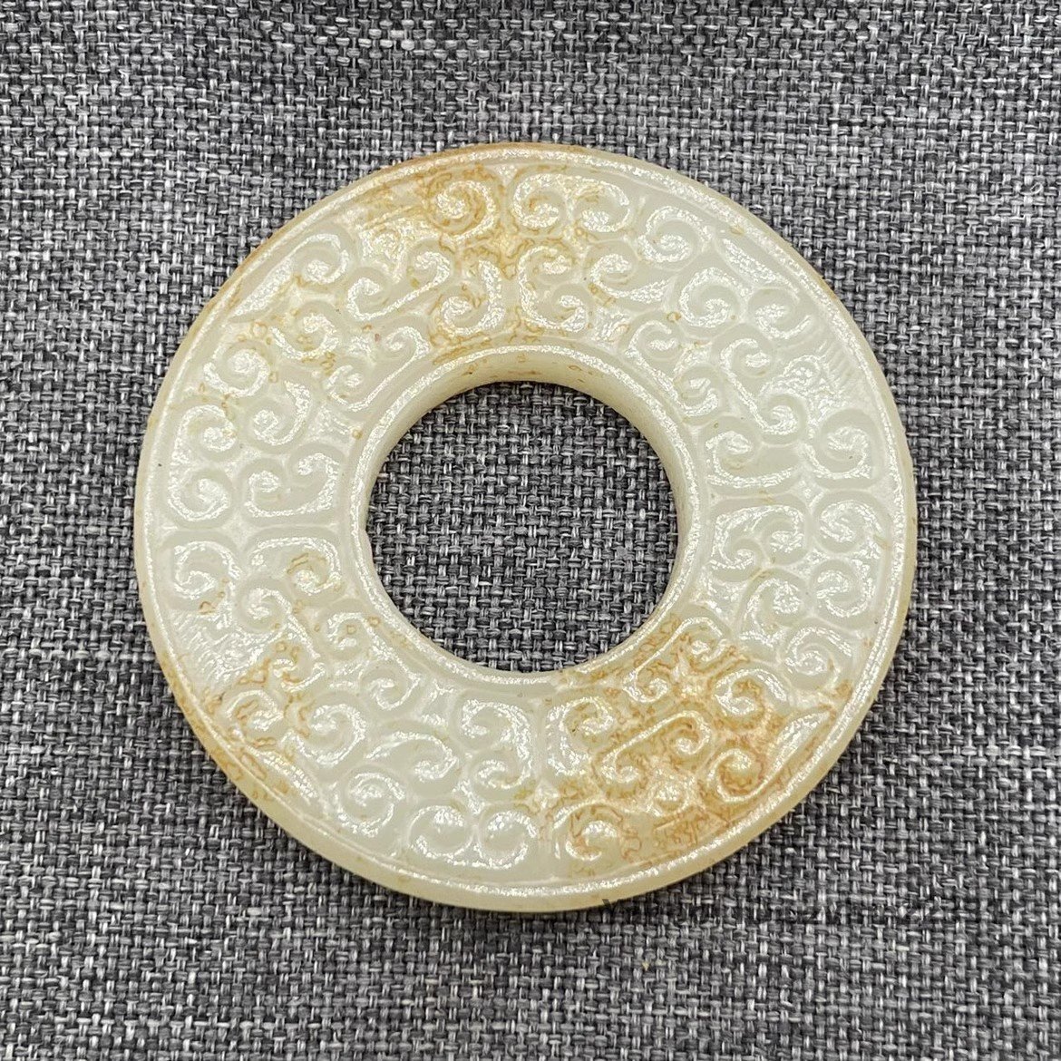 珍品 旧蔵 岫玉 玉細工 玉璧ブランド 玉環 ペンダント 観賞 置物