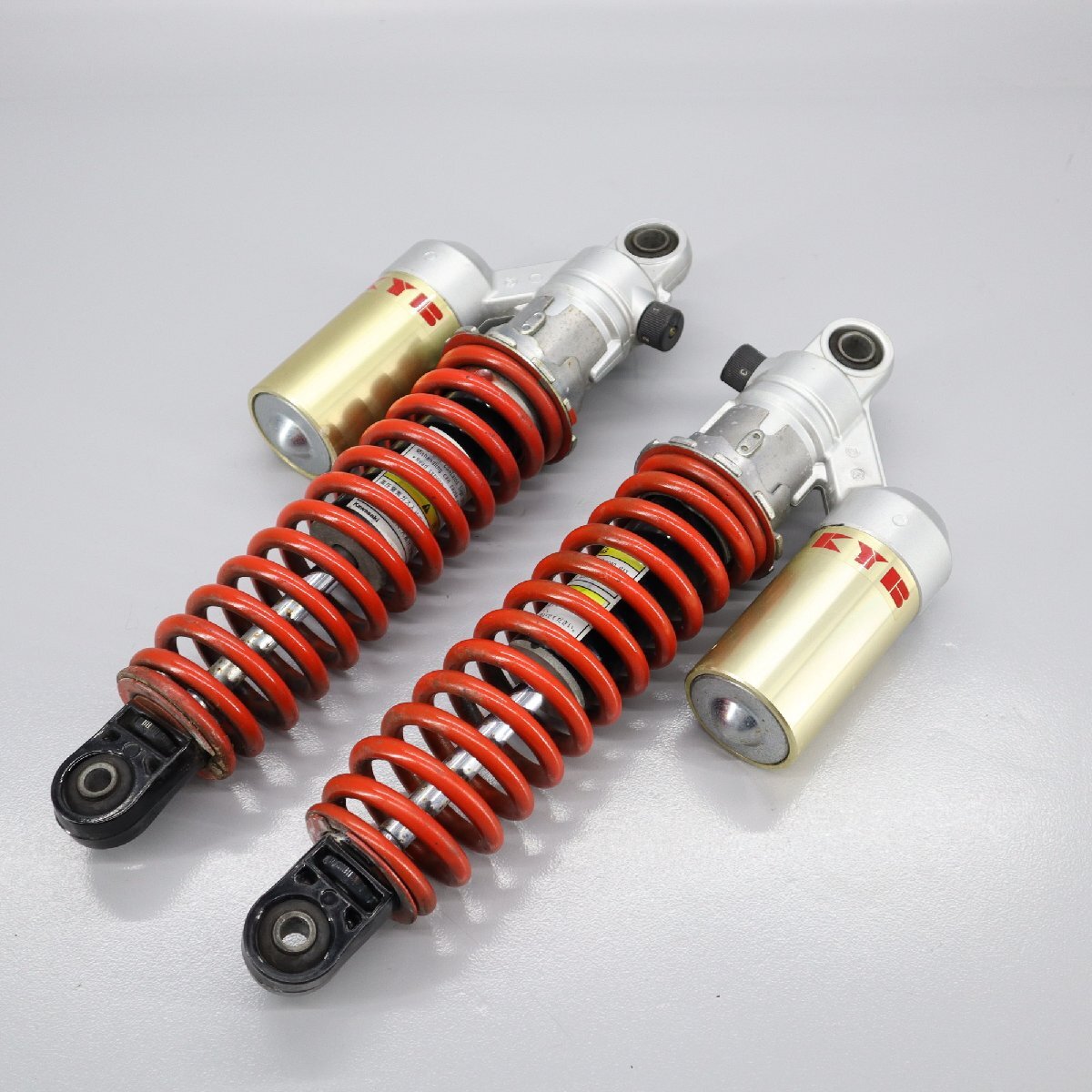 カワサキ ZRX1100 ZRT10C 外し KYB カヤバ リアサスペンション カワサキ ZRX1100 ZRT10C 外し KYB カヤバ リアサスペンション