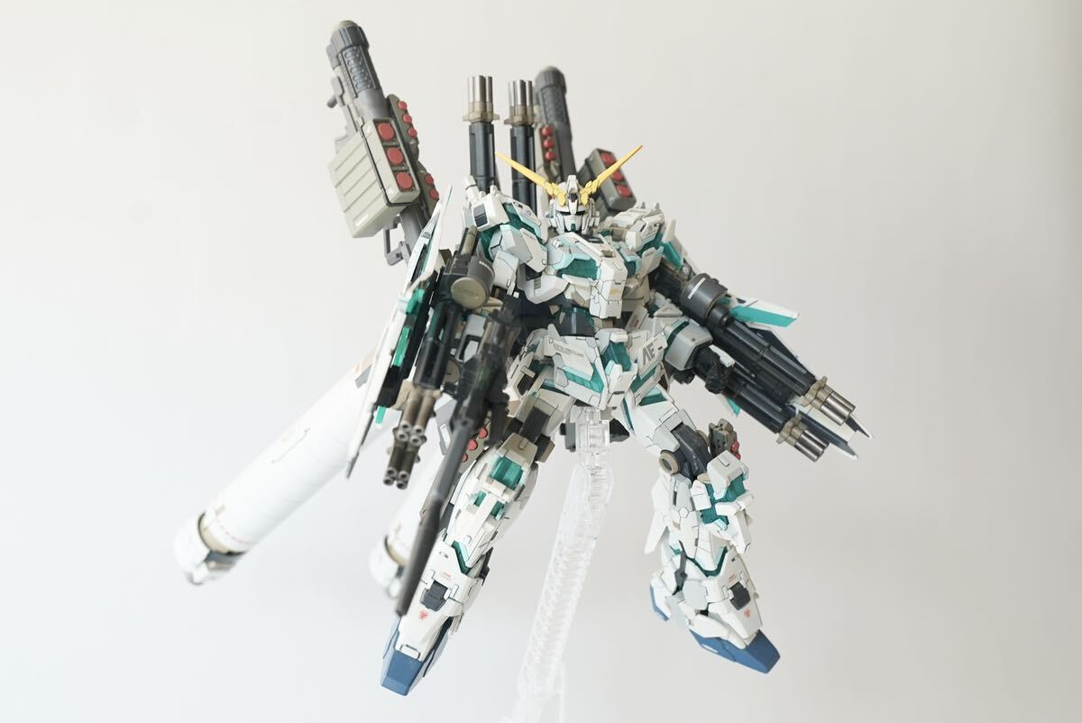 ガンプラ完成品 HGUC 1/144 ユニコーンガンダム デストロイ