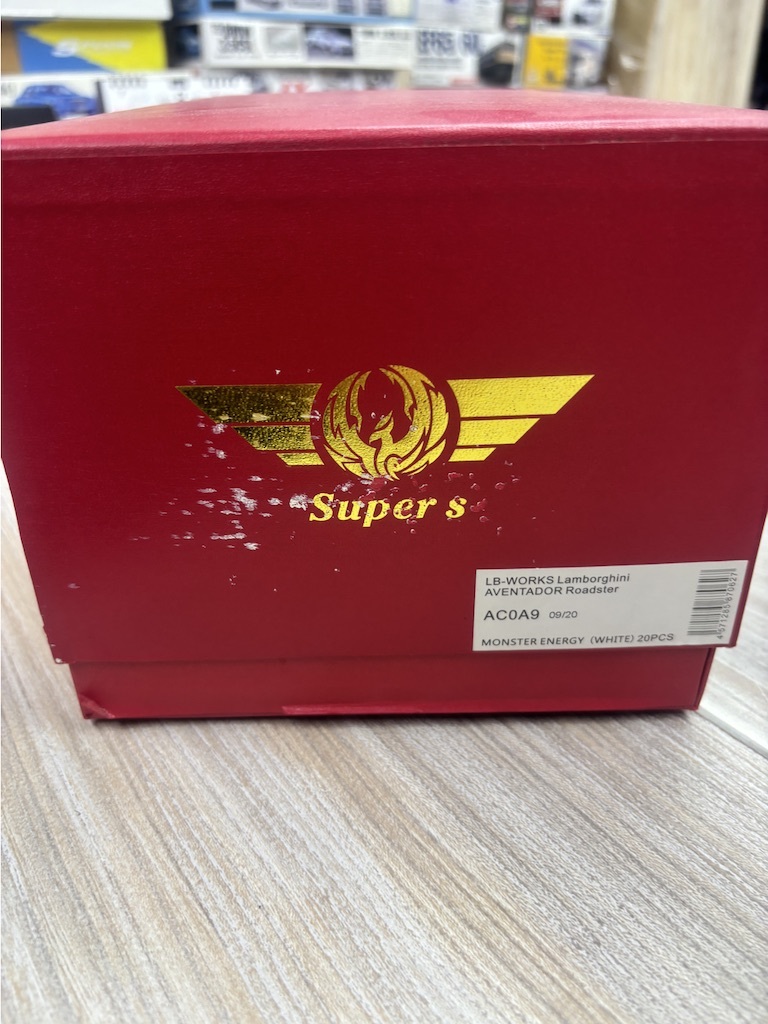 Super s LB-WORKS AVENTADOR Roadster 1/18