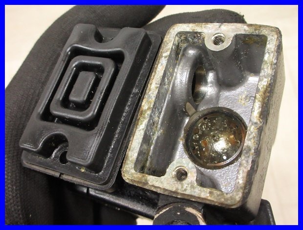 ！☆a562 XR250BAJA MD30 フロントブレーキマスター レバー ホルダー 60