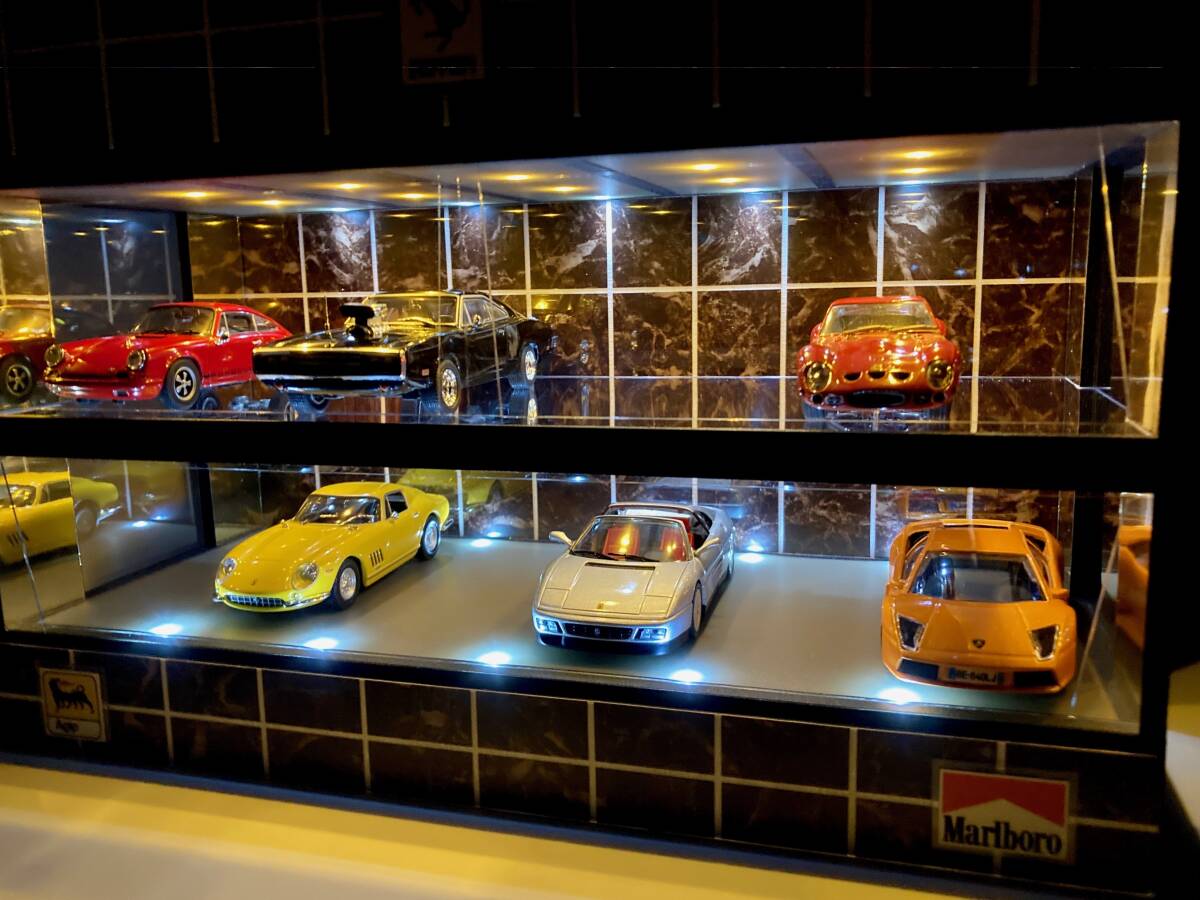 1/43展示12台可・ブラウン大理石・2層式ディスプレーBOX / ネオ