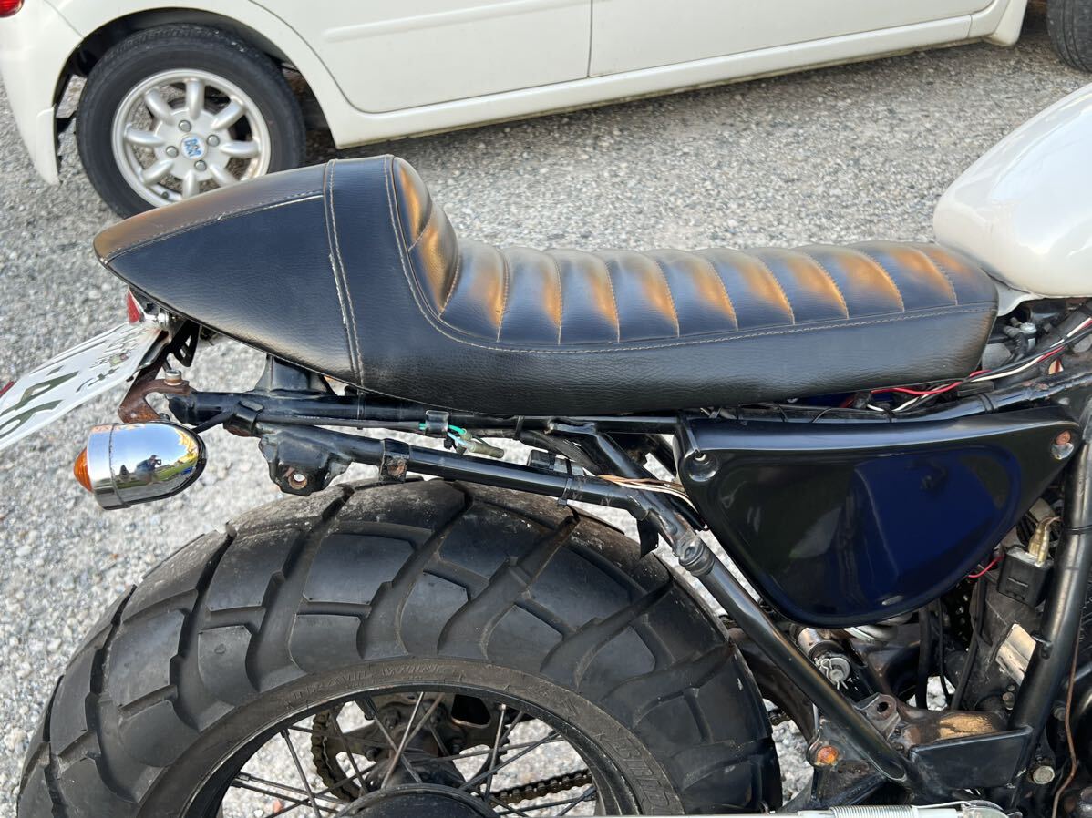 希少!送料無料!TW200 ナイトロヘッズシートSR400流用カフェ仕様に 希少!送料無料!TW200 ナイトロヘッズシートSR400流用カフェ仕様に