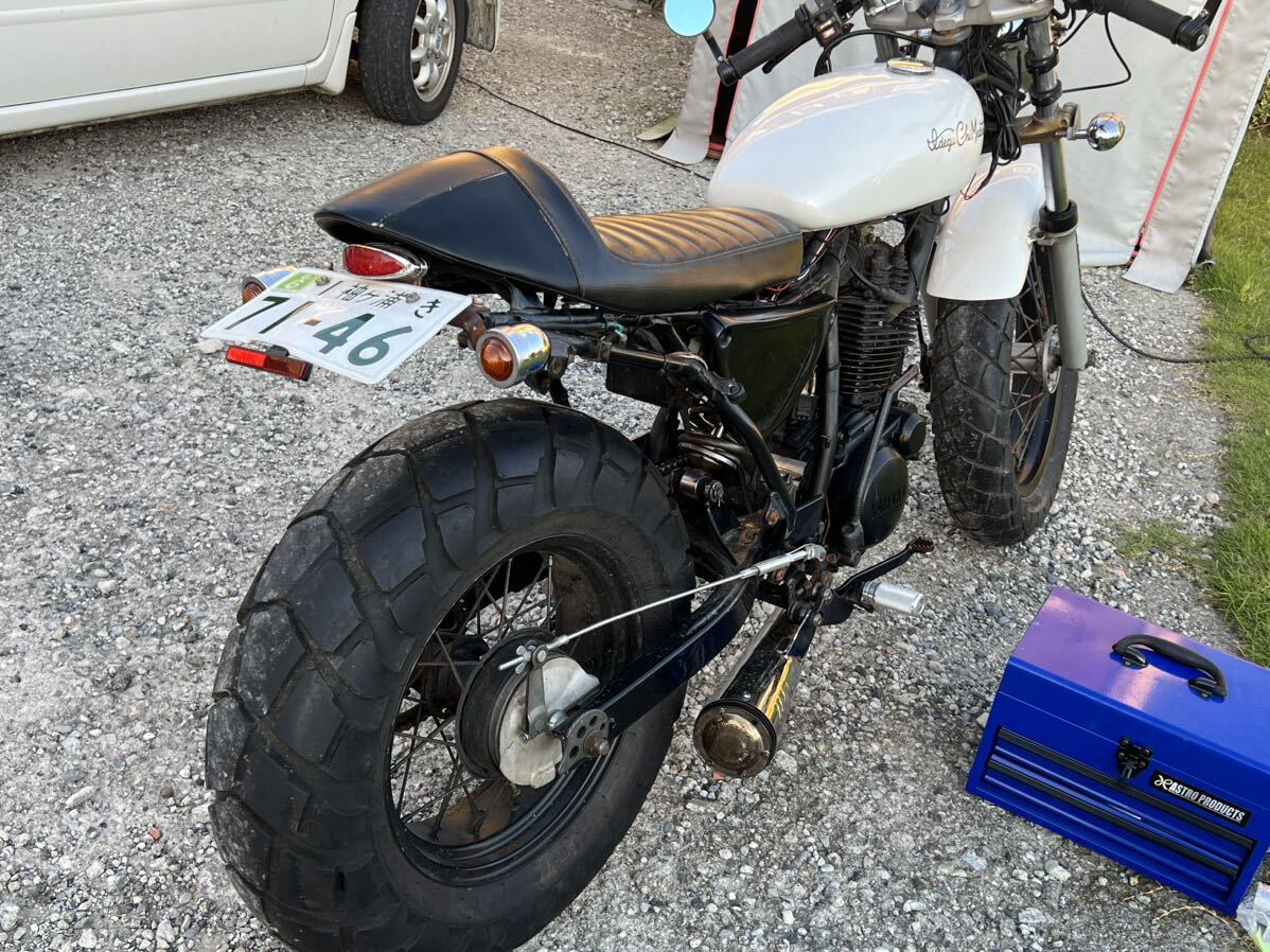 希少!送料無料!TW200 ナイトロヘッズシートSR400流用カフェ仕様に 希少!送料無料!TW200 ナイトロヘッズシートSR400流用カフェ仕様に