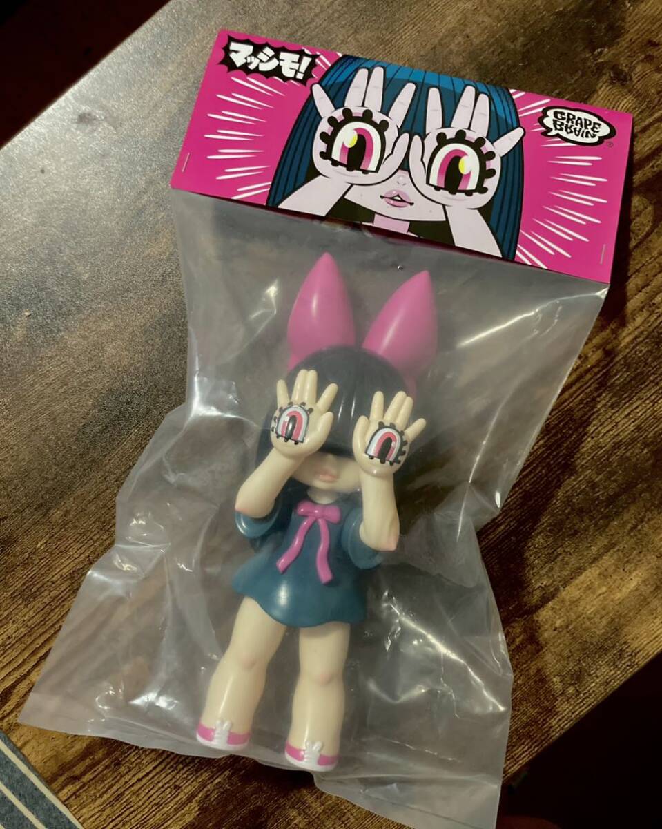GRAPE BRAIN マッシモ！ 手の目少女にぎるちゃん ソフビ WEGB