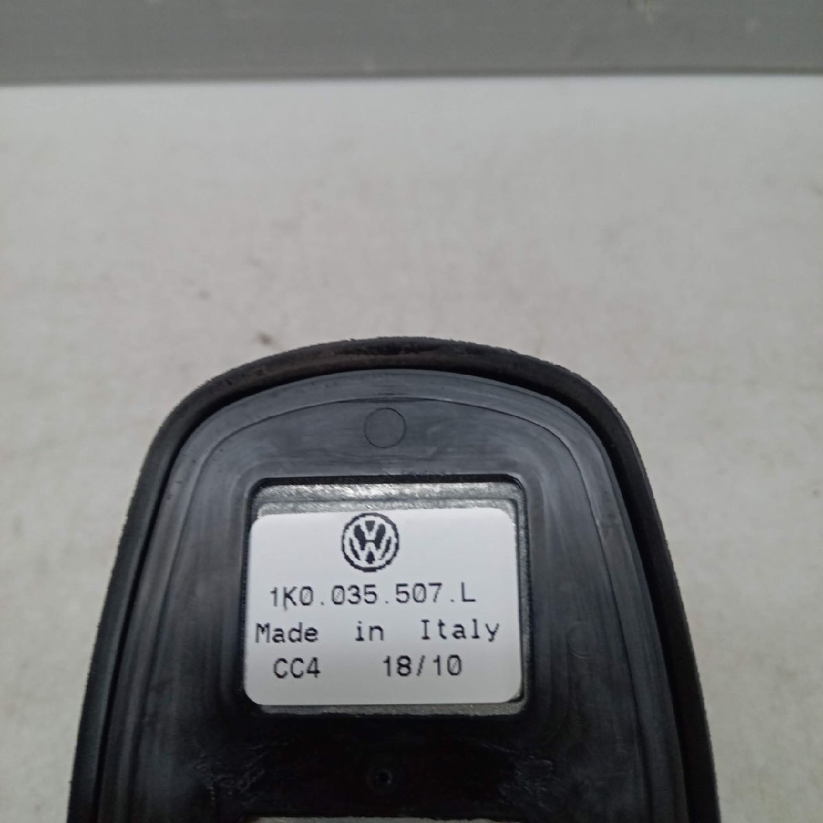 1TCAV VWゴルフトゥーラン 純正 アンテナ 2Z6-25-3/24D1380*同梱不可_画像4