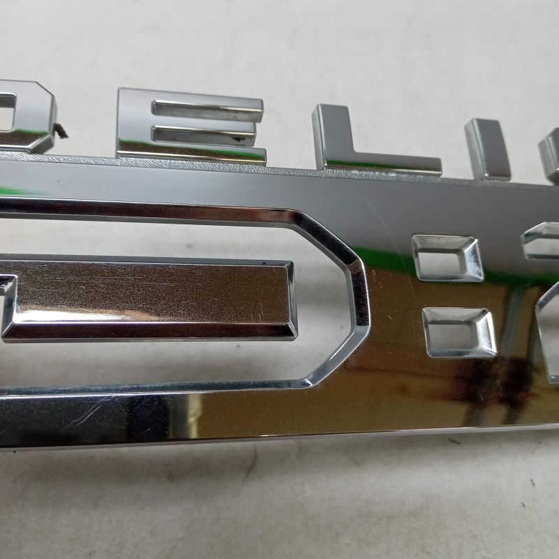 ＭＢ１５Ｓ　デリカＤ２　純正　ゲートエンブレム　２Ｚ５－１２－８/２４Ｄ１８６*同梱不可