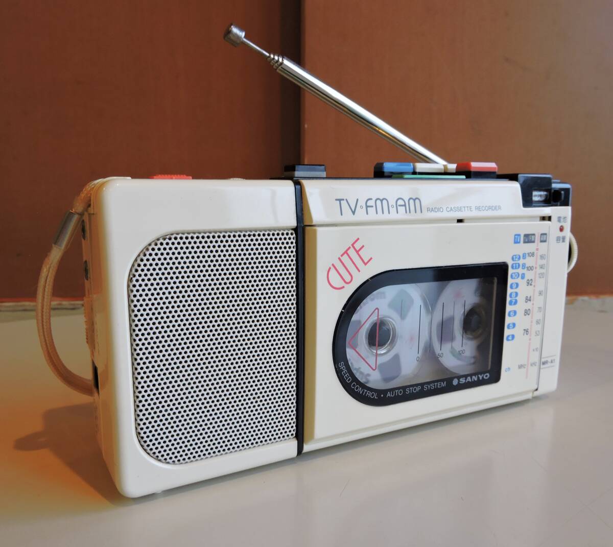 Yahoo!オークション - 80s SANYO 小型モノラル・ラジカセ MR-A1 Yahoo!オークション - 80s SANYO 小型モノラル・ラジカセ MR-A1