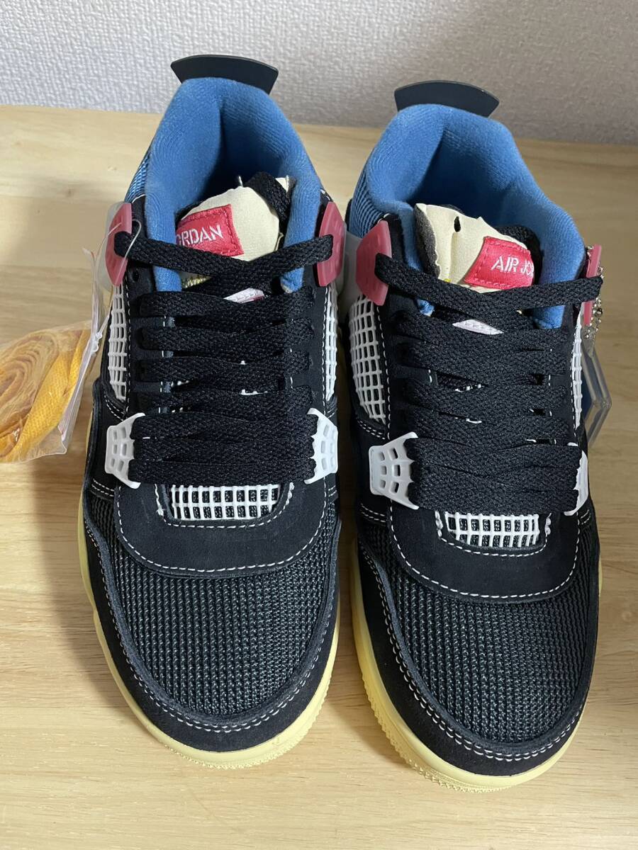UNION LA × AIR JORDAN 4 RETRO SP "OFF NOIR" DC9533-001 (オフノワール/ブリゲードブルー/ダークスモークグレー/ライトフュージョンレッド)