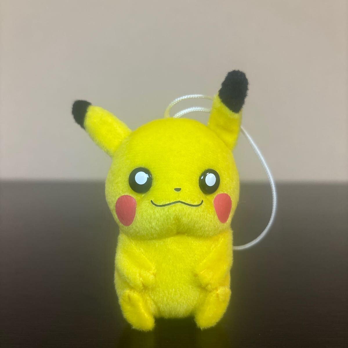 BANDAI 2008 ピカチュウ マスコット 中古品 ポケモン ぬいぐるみ BANDAI 2008 ピカチュウ マスコット 中古品 ポケモン ぬいぐるみ