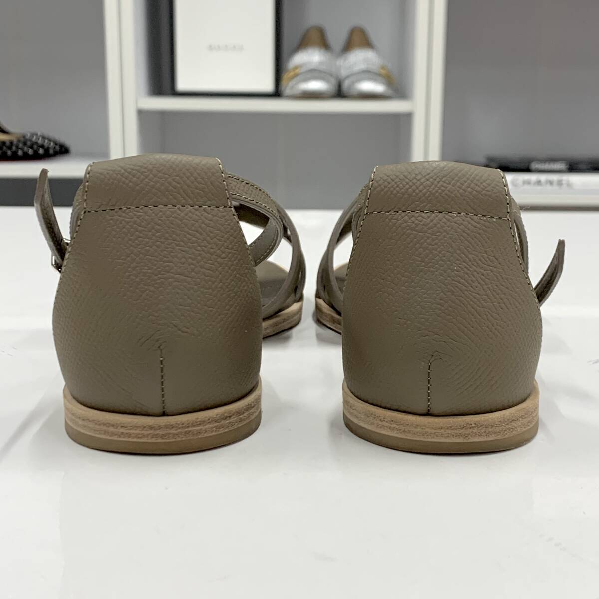 M10585 エルメス サントリーニ レザー フラットサンダル M10585 エルメス サントリーニ レザー フラットサンダル