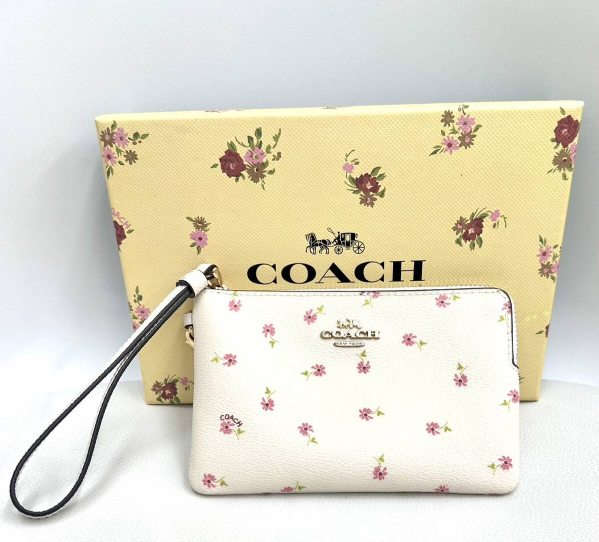 ■あざと可愛い清楚系モテアイテム! 美品 COACH コーチ F27472 PVC フラワー柄 花柄 ポーチ リストレット マルチケース 箱付【E2925AM】