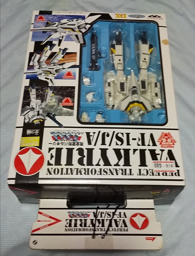 VF-1S 完全可変バルキリー とるとるキャッチャー 完成模型 超時空要塞 