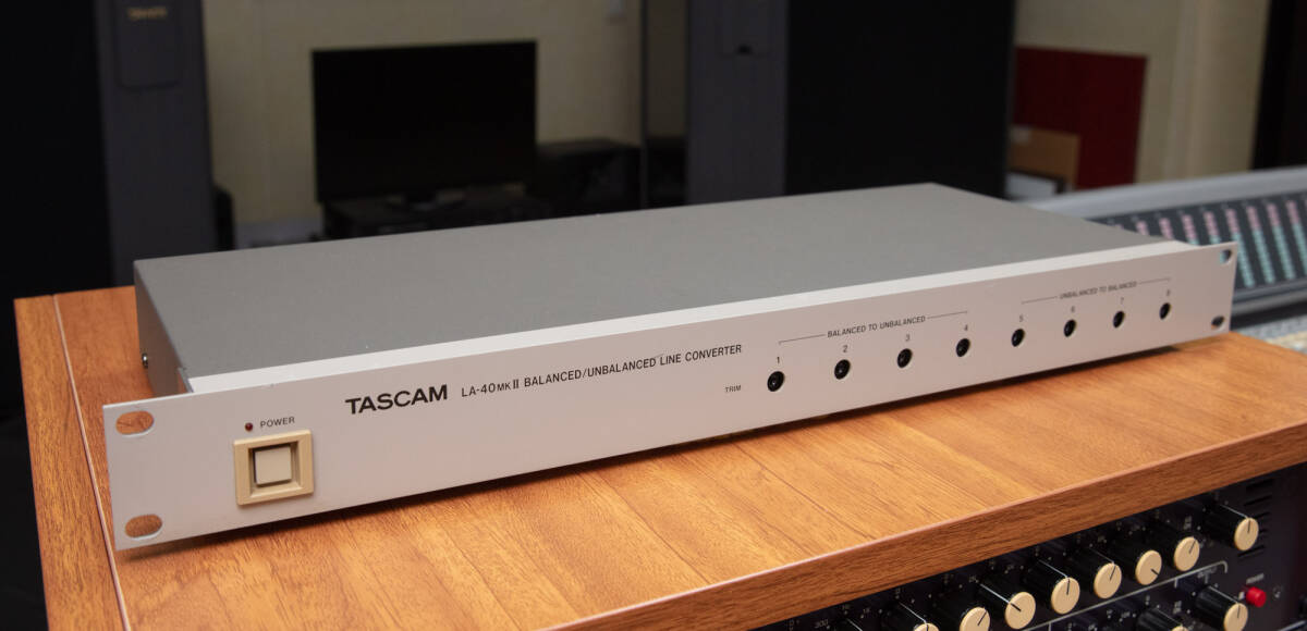 TASCAM　LA-40MKⅡ　バランス　アンバランス　ラインコンバーター　美品　動作品