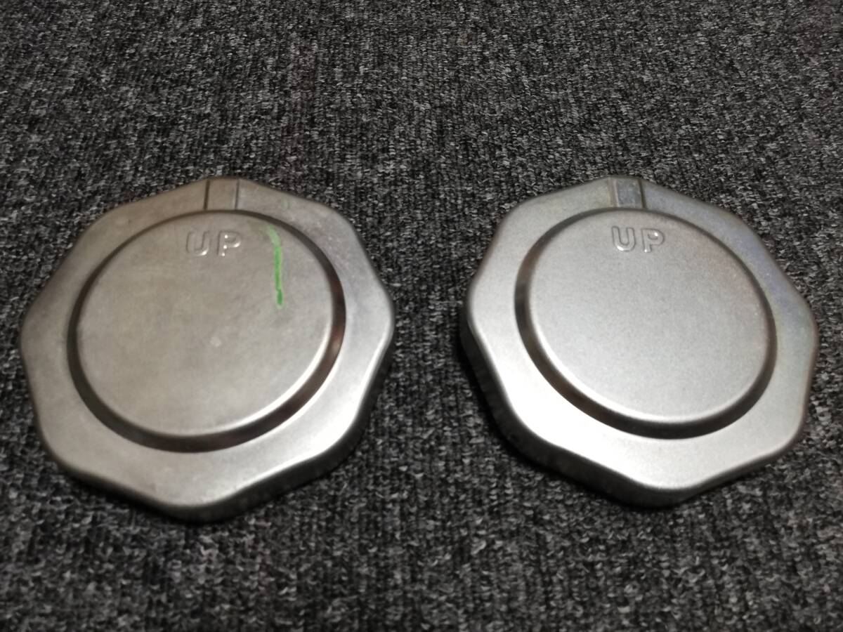 軽油　燃料タンクキャップ　大型車用　適合不明　メーカー不明　２個セット　レターパックプラス520円発送　