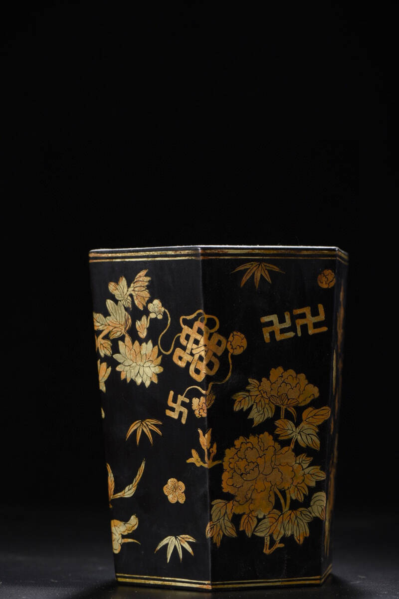 清・木胎漆器彫・描真金・花卉紋・筆筒』極細工 置物古賞 清・木胎漆器彫・描真金・花卉紋・筆筒』極細工 置物古賞