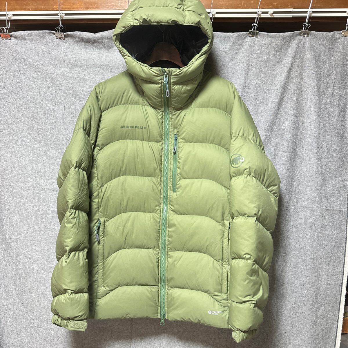 超美品 MAMMUT PERTEX ダウン90%ジャケット S カーキ グリーン 超美品 MAMMUT PERTEX ダウン90%ジャケット S カーキ グリーン
