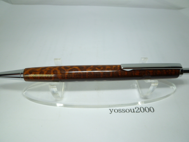 最高級材 スネークウッド ノック式木製ボールペン 三菱ジェットストリーム芯