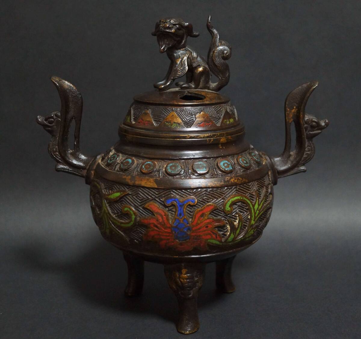 閑】明治期 銅製 七宝焼金工細工『花唐草文』香炉 塗金 双耳透かし 閑】明治期 銅製 七宝焼金工細工『花唐草文』香炉 塗金 双耳透かし