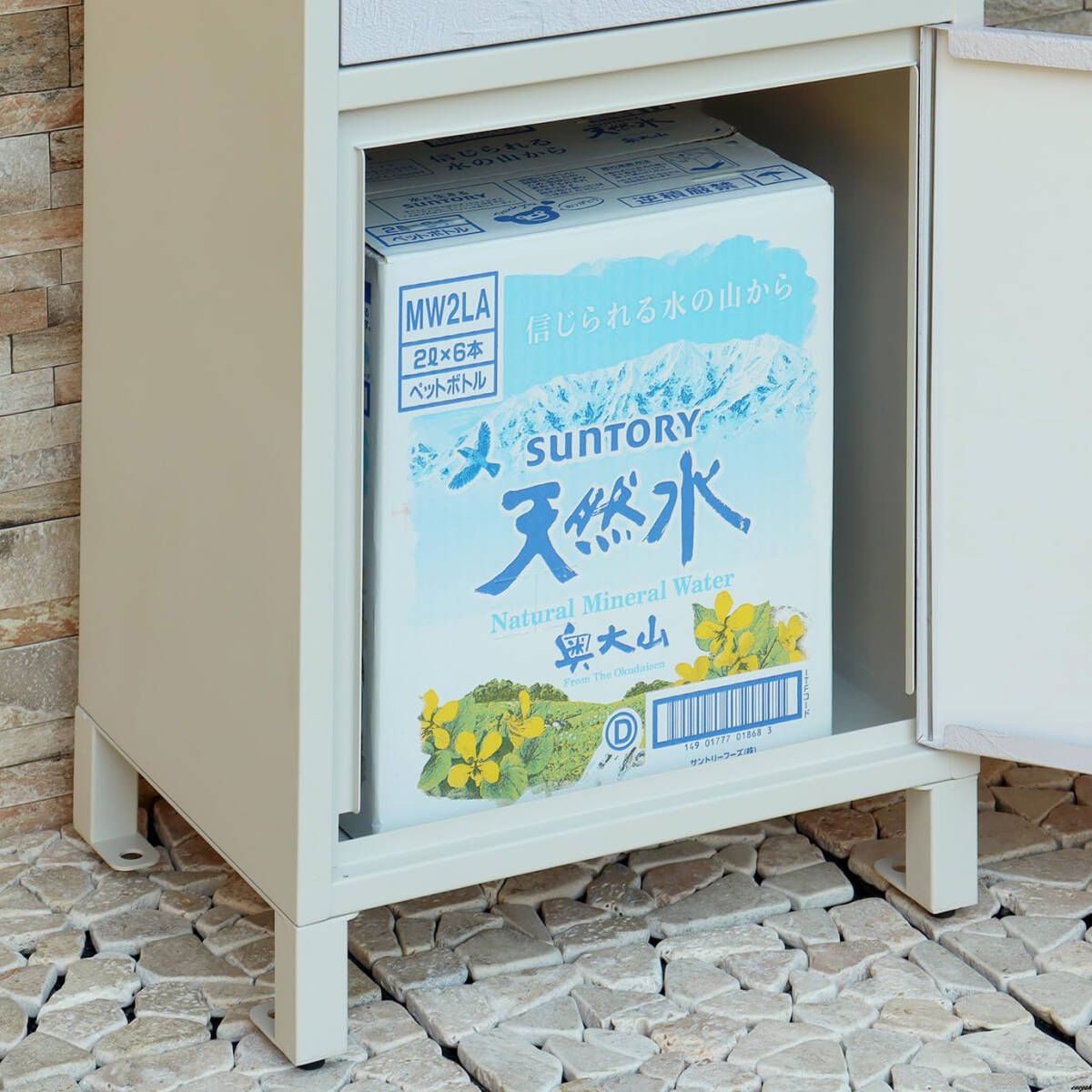 洗練されたデザインで玄関を彩る宅配ボックス付ポスト】 漆喰風 洗練されたデザインで玄関を彩る宅配ボックス付ポスト】 漆喰風