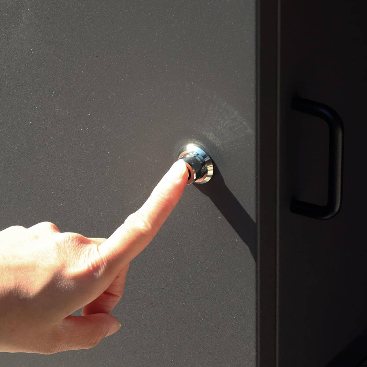 耐久性に優れ防犯対策もばっちりな宅配ボックス付ポスト 耐久性に優れ防犯対策もばっちりな宅配ボックス付ポスト