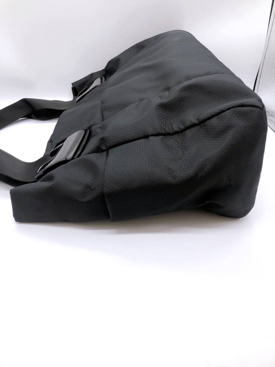 23775】ear PAPILLONNER イアパピヨネ トートバッグ 黒色 23775】ear PAPILLONNER イアパピヨネ トートバッグ 黒色