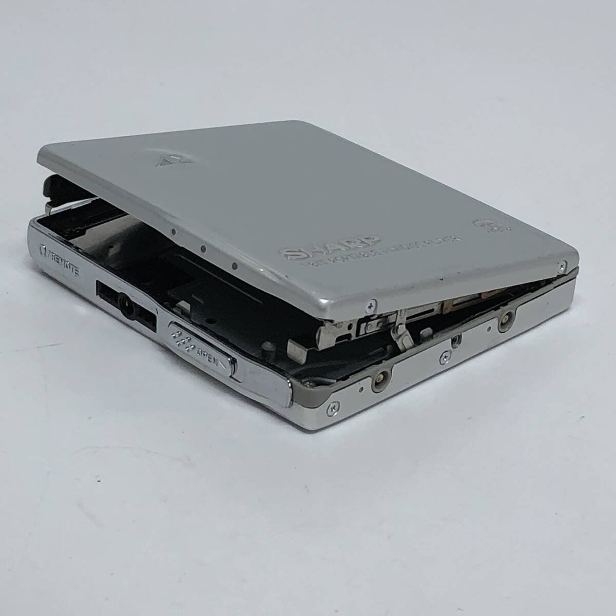 シャープ MD-DS8 ポータブルMDプレーヤー SHARP シルバー Auvi シャープ MD-DS8 ポータブルMDプレーヤー SHARP シルバー Auvi