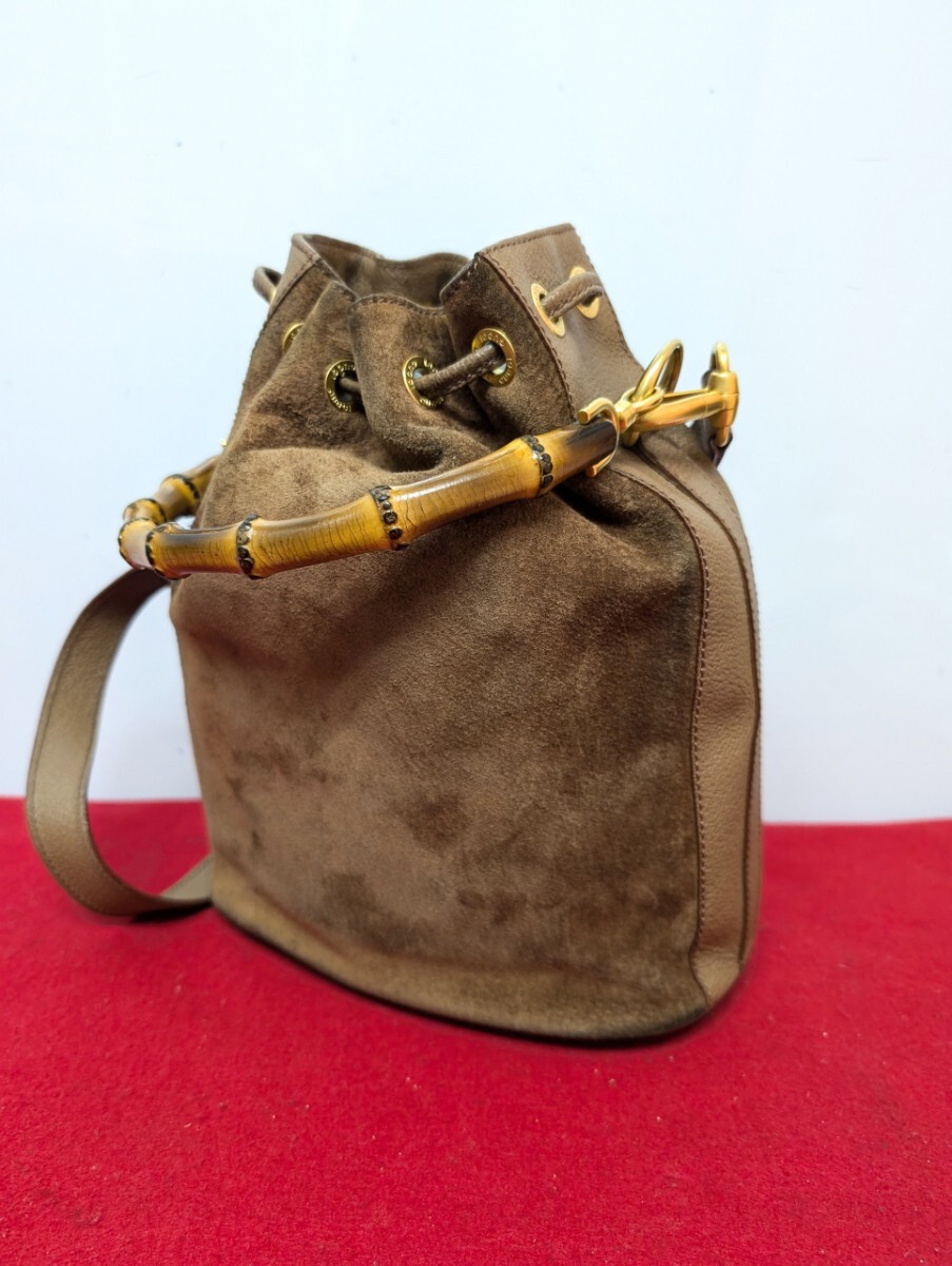 美品 極希少 gucci スエード バンブー 巾着型ショルダーバッグ 美品 極希少 gucci スエード バンブー 巾着型ショルダーバッグ