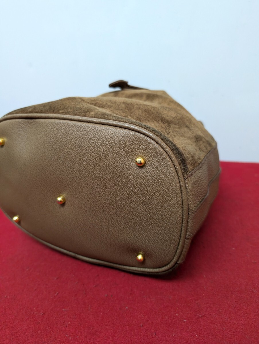 美品 極希少 gucci スエード バンブー 巾着型ショルダーバッグ 美品 極希少 gucci スエード バンブー 巾着型ショルダーバッグ