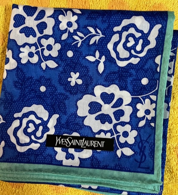 Yves Saint Laurentイヴサンローラン お花柄ハンカチ