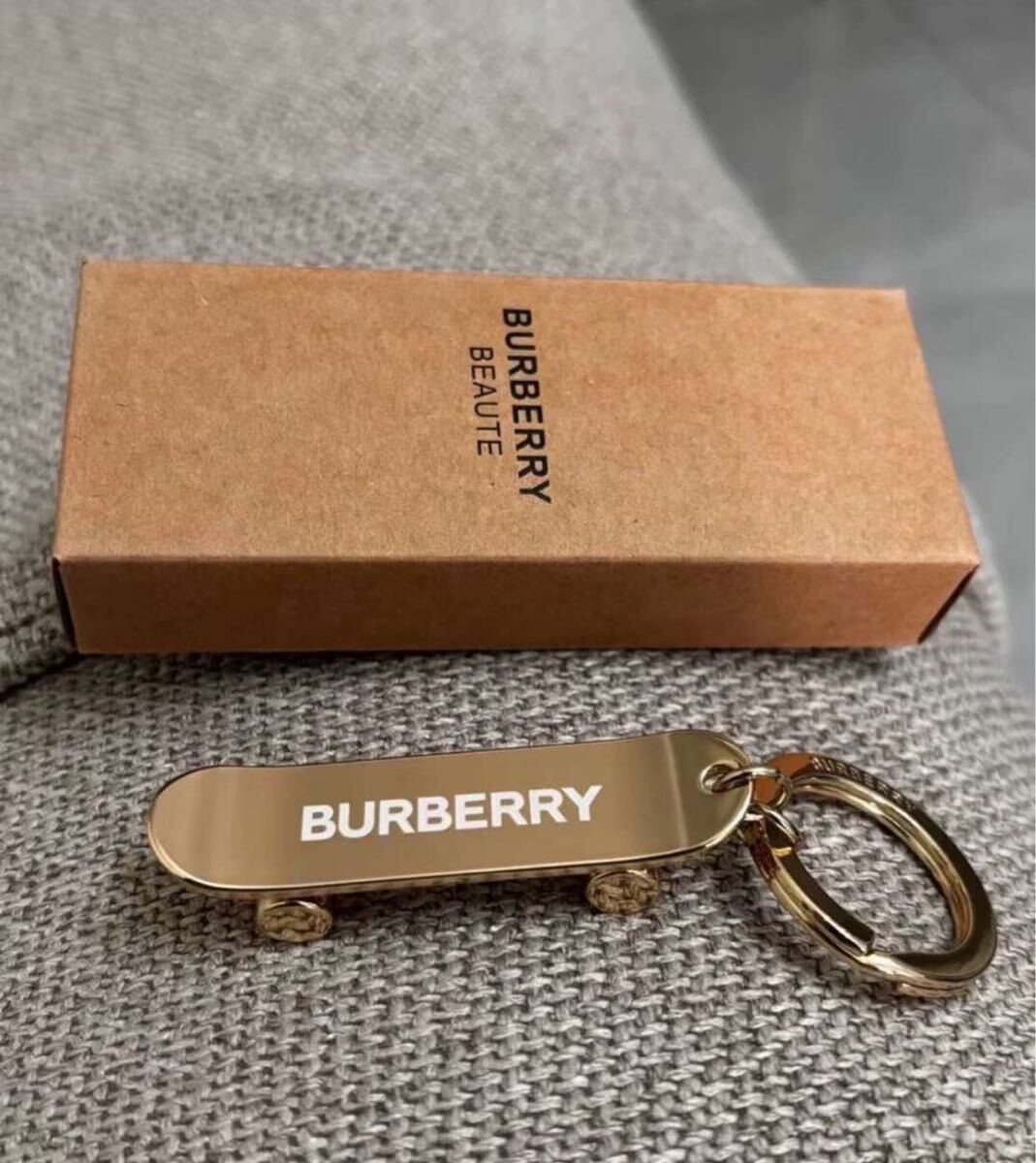 Burberry バーバリー ノベルティ キーホルダー チャーム Burberry バーバリー ノベルティ キーホルダー チャーム