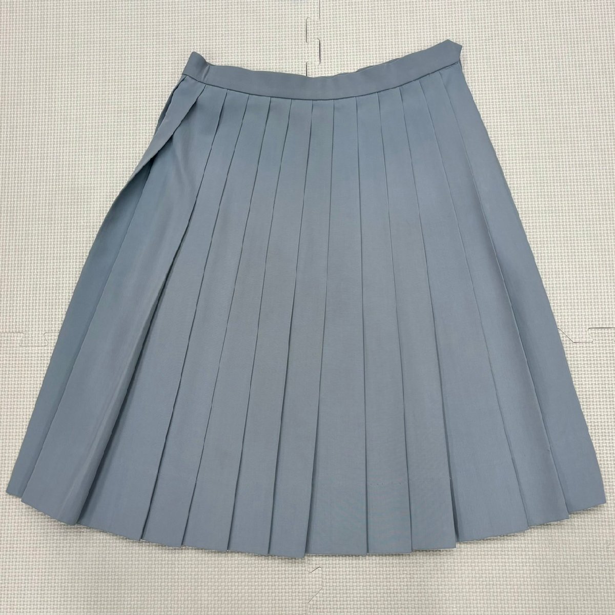 K８/(中古)校名不明 制服 1点 /夏スカート:W63丈56.5車ヒダ24本/夏用/夏服/グレー/学生服/中学校/高校/女子学生/