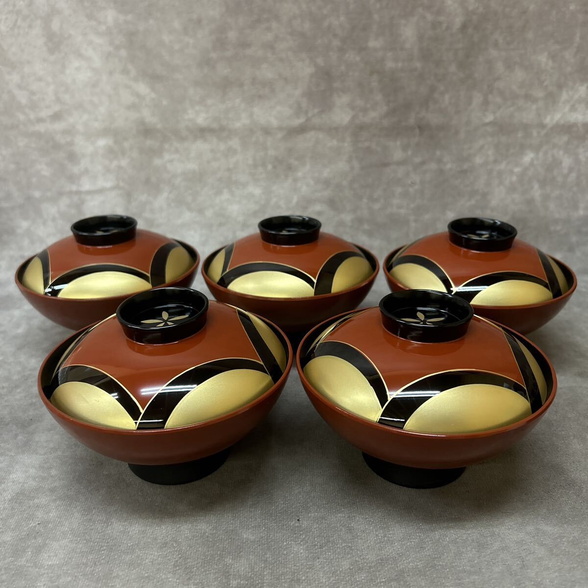 美品 未使用 保管品 蓋付きお椀 5点 吸物椀 古代朱黒塗分 本漆塗 漆器 うるし塗塗装 金梅 懐石道具 おわん